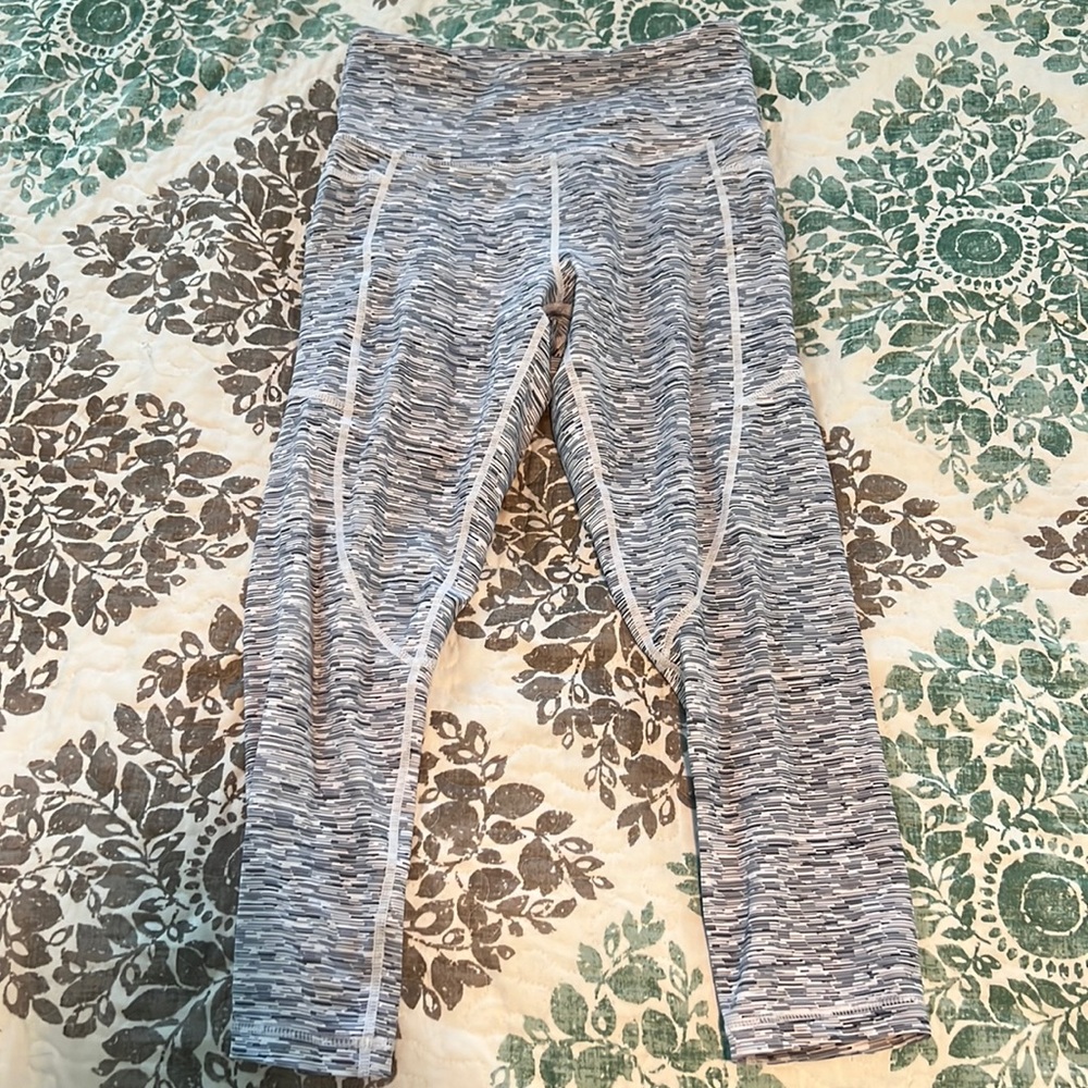 Zyia size 4 leggings
